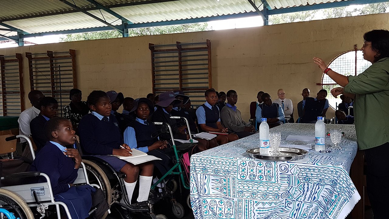 Ms de Kauwe's session with students with physical & intellectual disabilities