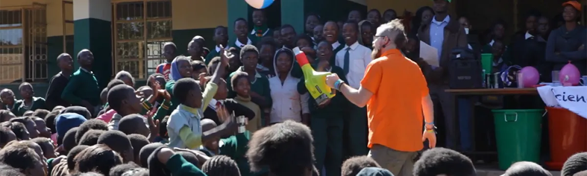 Science Circus International -  screenshot from video 8