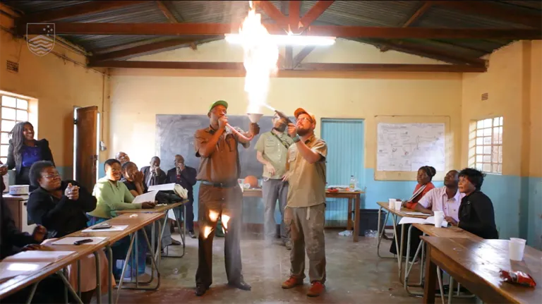 Science Circus International -  screenshot from video 1