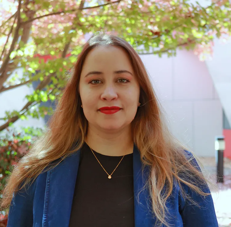 Elena Denia headshot