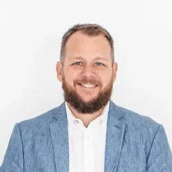 Adam Suckling headshot